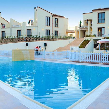 Holiday Resort Contea Dei Ciliegi Pedaso Εξωτερικό φωτογραφία